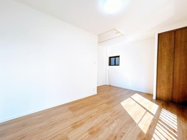 Renovated 4LDK Steel House near Bentencho Station, Osaka - Thumbnail 3