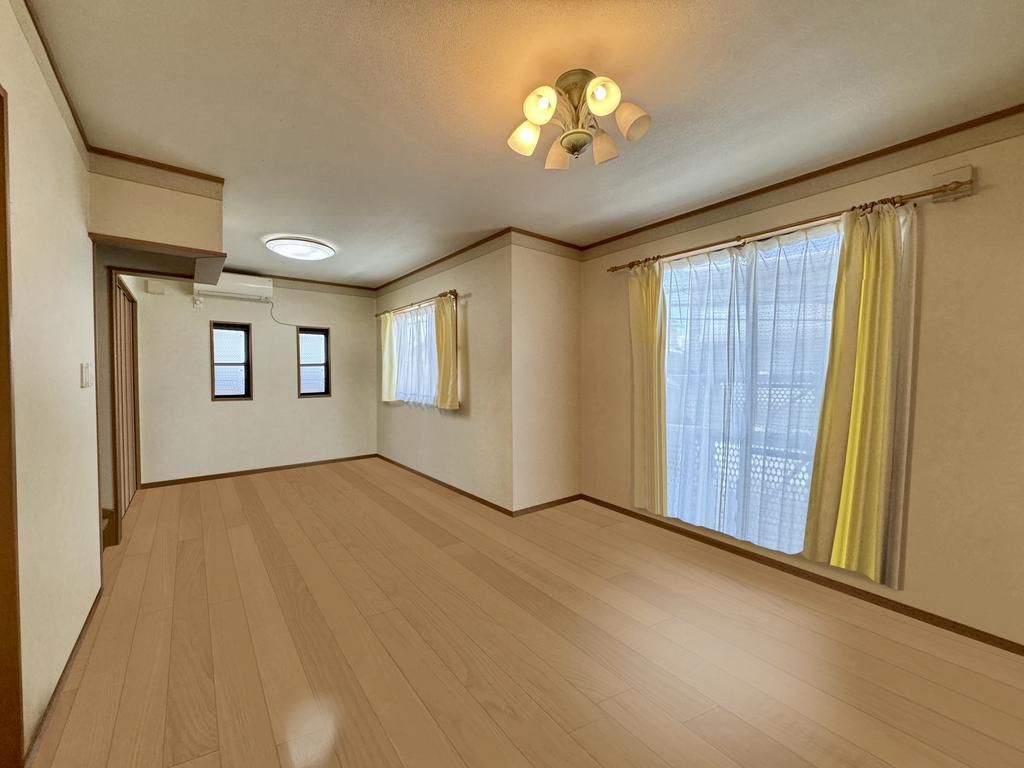 4LDK Detached House with Roof Terrace in Osaka Joto Ward - Thumbnail 2