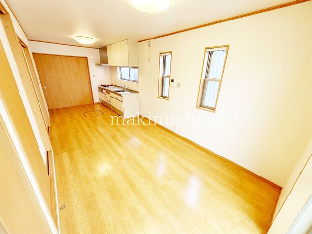 Renovated 4SLDK Detached House in Sakai-ku, Osaka - Thumbnail 3
