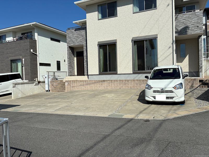 5LDK House for Sale in Yokkaichi, Mie - 131.66 sqm - Thumbnail 2