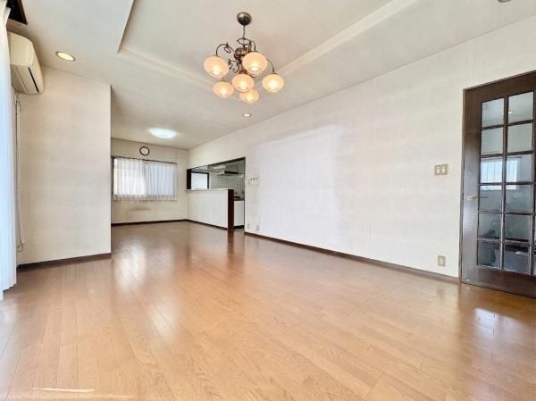 6SLDK Detached House for Sale in Minoh, Osaka - 173.59 sqm - Thumbnail 4