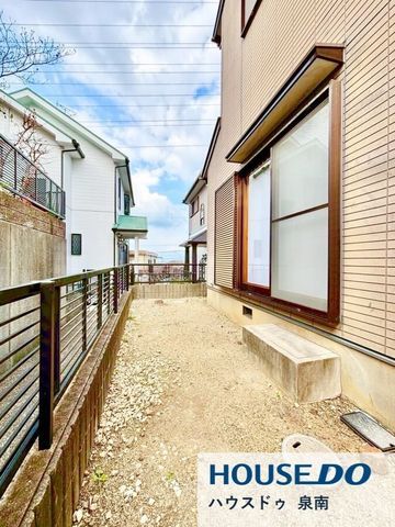 Renovated 4LDK House for Sale in Hannan City, Osaka - Thumbnail 2