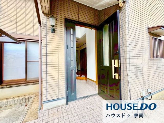 Renovated 4LDK House for Sale in Hannan City, Osaka - Thumbnail 3