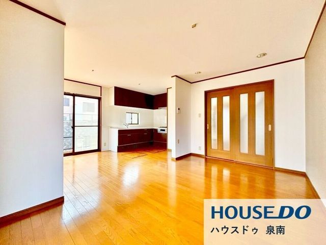 Renovated 4LDK House for Sale in Hannan City, Osaka - Thumbnail 4