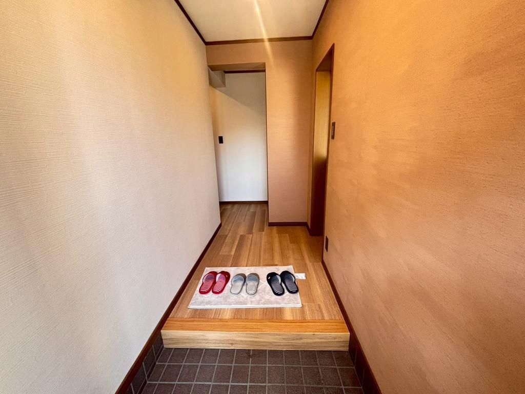 Renovated 5LDK House for Sale in Moriguchi, Osaka - Thumbnail 3