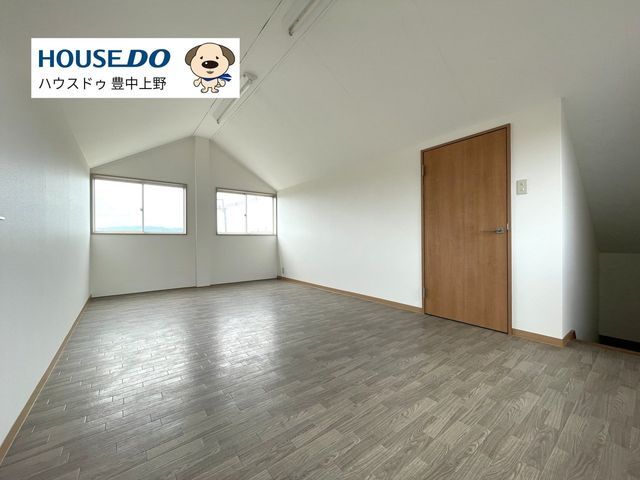 4LDK House for Sale in Toyonaka City, Osaka Prefecture - Thumbnail 3