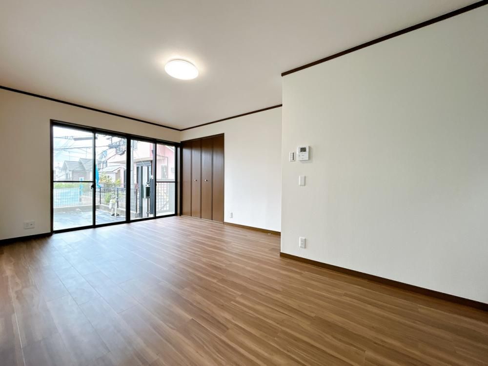 Renovated 4SLDK House with 2-Car Garage in Kobe Kita-ku - Thumbnail 3