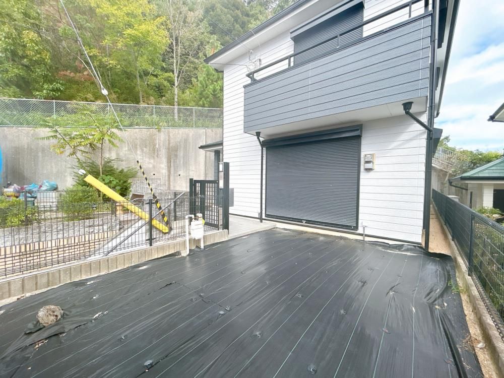 Renovated 4SLDK House with 2-Car Garage in Kobe Kita-ku - Thumbnail 2