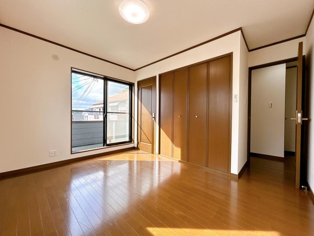 Renovated 4SLDK House with 2-Car Garage in Kobe Kita-ku - Thumbnail 4