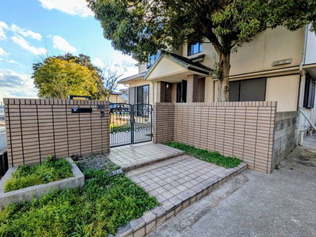 5SLDK House for Sale in Wakayama City with Large Garden - Thumbnail 2
