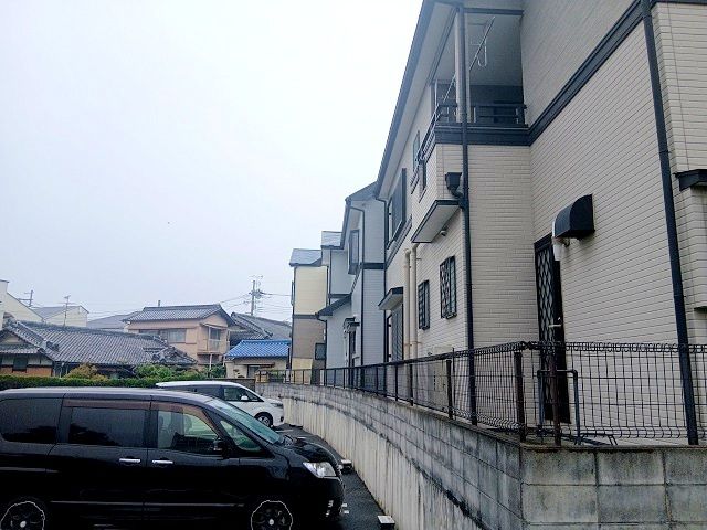 4LDK Wooden House for Sale near Katanoshi Station, Katano - Thumbnail 2