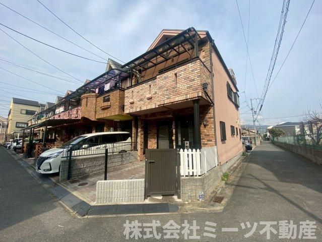 4LDK Detached House for Sale near Wakae-Iwata Station, Higashiosaka - Thumbnail 2