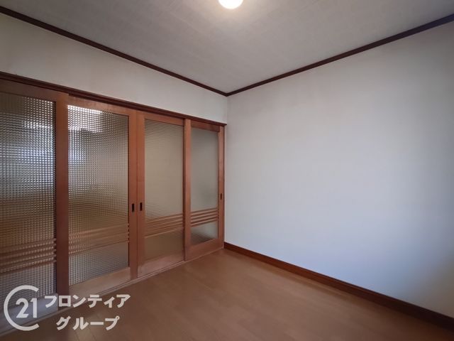 4LDK Wooden House for Sale in Osaka's Higashinari Ward - Thumbnail 3