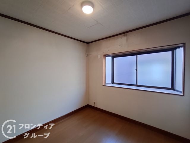 4LDK Wooden House for Sale in Osaka's Higashinari Ward - Thumbnail 2