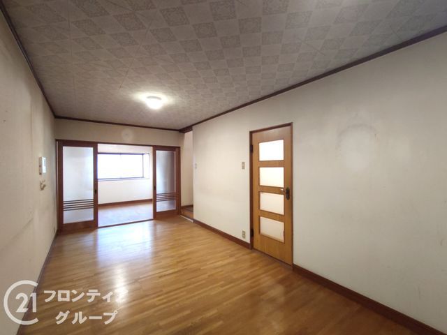 4LDK Wooden House for Sale in Osaka's Higashinari Ward - Thumbnail 4