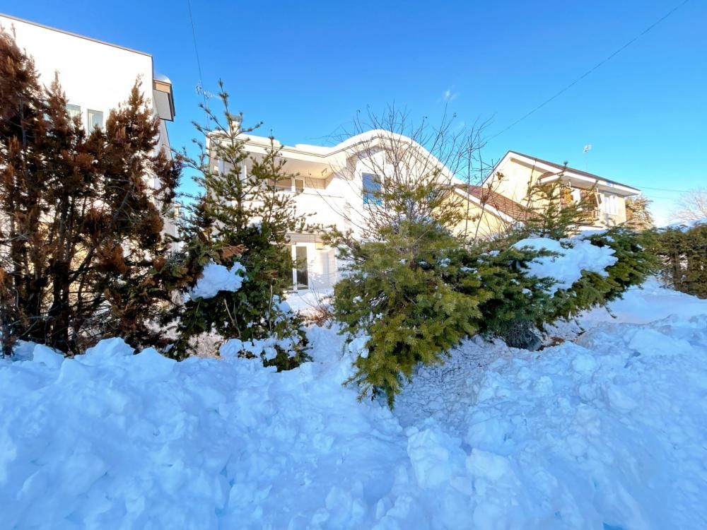 Renovated 4LDK House with 4 Parking Spaces in Obihiro, Hokkaido - Thumbnail 2