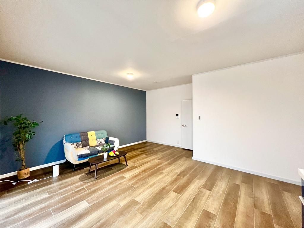 Renovated 4LDK Terrace House for Sale in Sakai, Osaka - Thumbnail 3