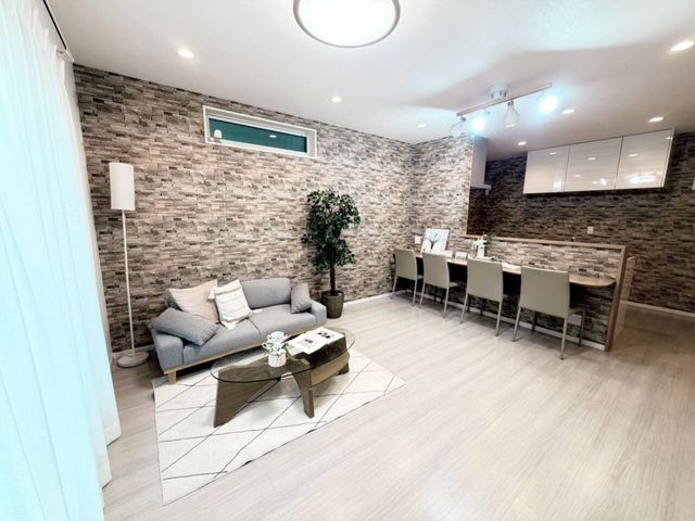 3LDK House for Sale in Nishiyodogawa-ku, Osaka - 77.98 sqm - Thumbnail 2