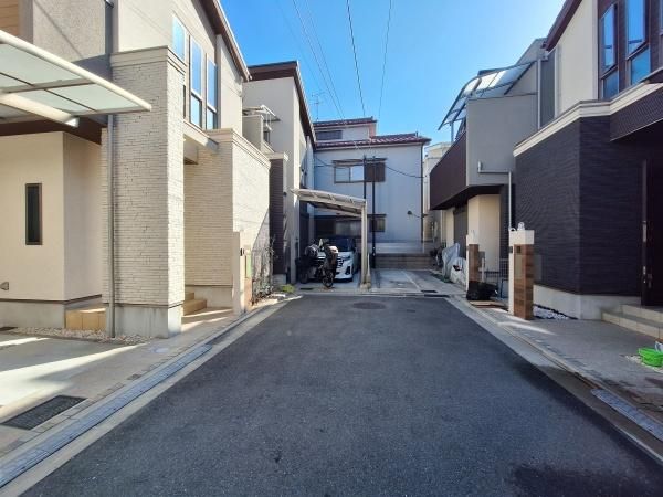 Renovated 3LDK House for Sale in Higashiosaka, Osaka - Thumbnail 2