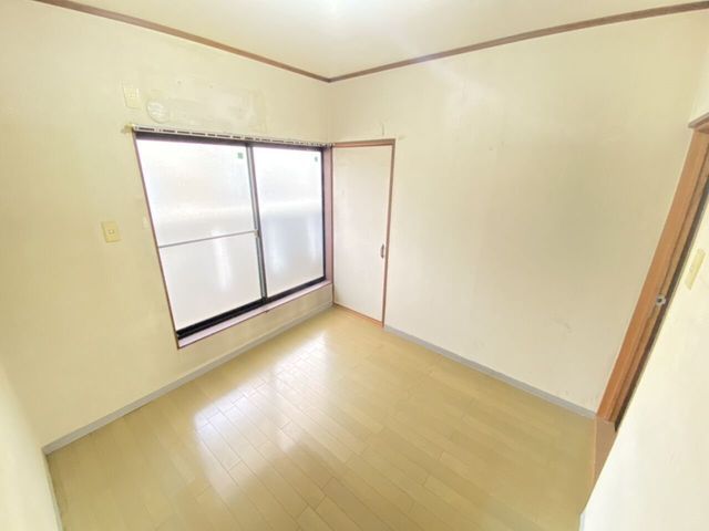 Renovated 2LDK House for Sale in Sakai, Osaka - Near Nakamozu Station - Thumbnail 3