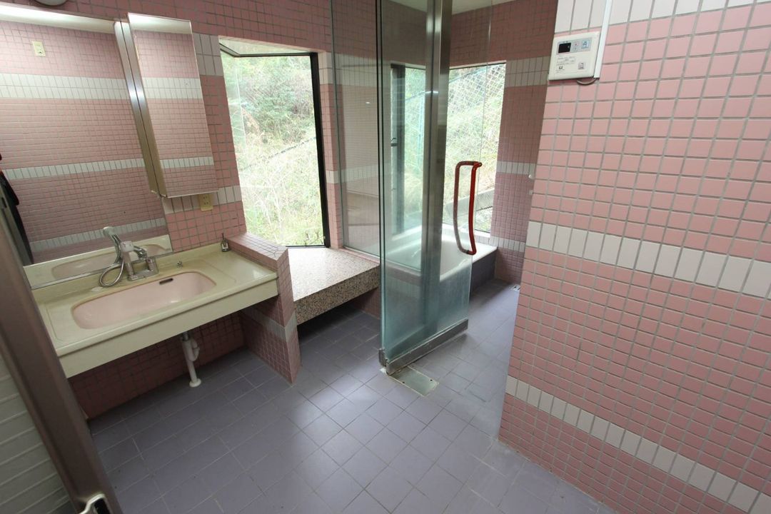 4SLDK Detached House for Sale in Takarazuka, Hyogo - Thumbnail 4