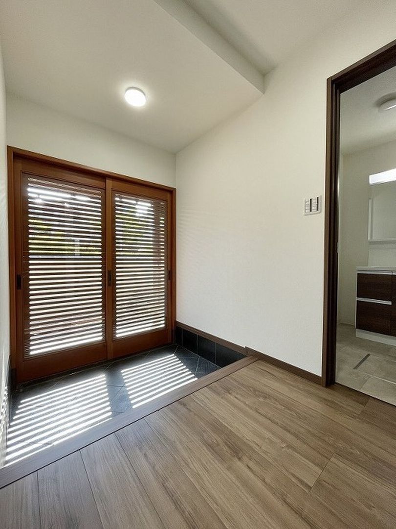 4LDK Detached House for Sale in Ikoma, Nara - 109.77 sqm - Thumbnail 3