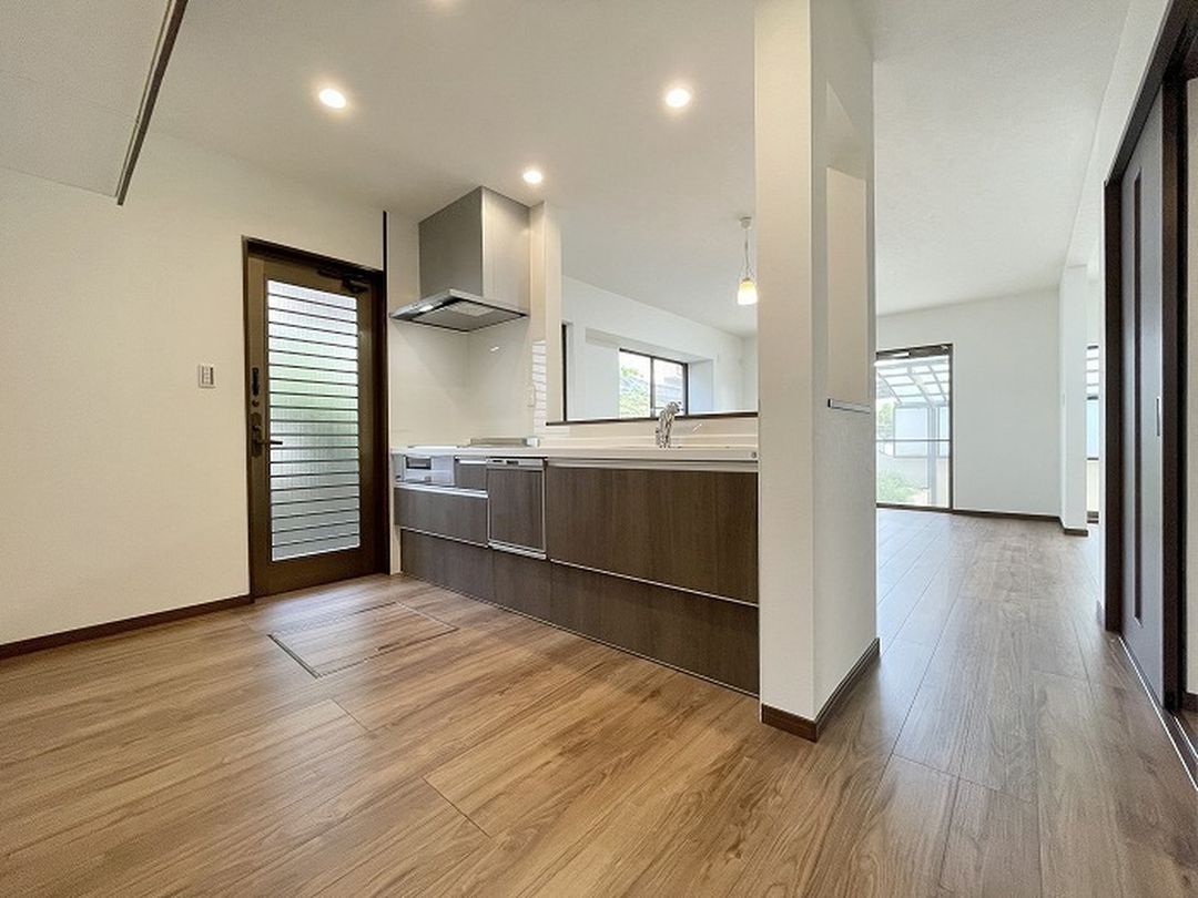 4LDK Detached House for Sale in Ikoma, Nara - 109.77 sqm - Thumbnail 2