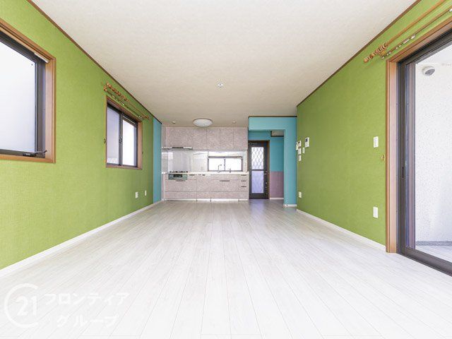 4LDK South-Facing Family Home with Renovations in Kobe Nishi Ward - Thumbnail 4
