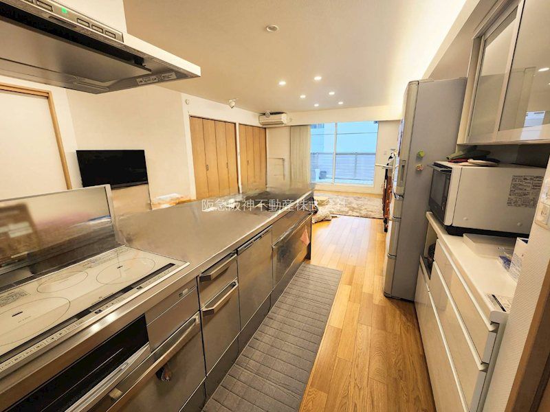 Modern 2LDK House with 2-Car Garage near Tennoji Station, Osaka - Thumbnail 3