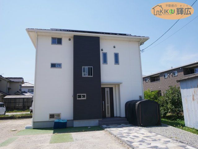 4SLDK House for Sale in Himeji, Hyogo - 117.99 sqm - Thumbnail 2