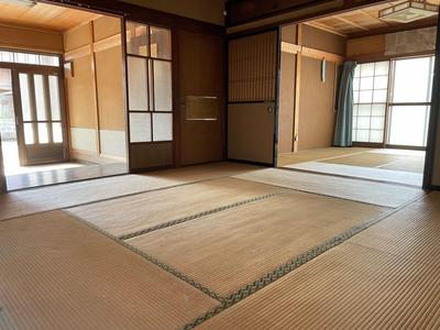 Registration No. 347 - Hida City Living Net — Interior, 2-50 Kataharacho, Toyama