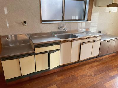 Registration No. 347 - Hida City Living Net — Interior, 2-50 Kataharacho, Toyama