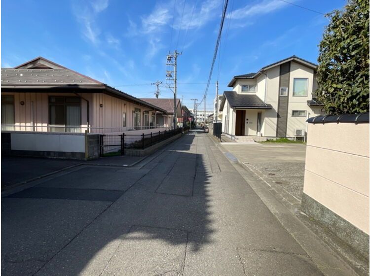6K Used House with Garage near Fukudaimae Nishifukui St, Fukui - Thumbnail 2