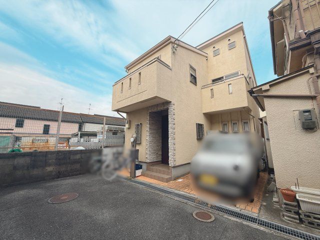 Renovated 3LDK Detached House for Sale in Higashiosaka, Osaka - Thumbnail 2