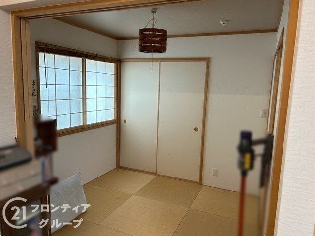Modern 3LDK House for Sale in Itami, Hyogo | 2013 Build - Thumbnail 4