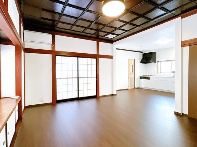 Renovated 6LDK House in Kahoku City, Ishikawa - Thumbnail 2