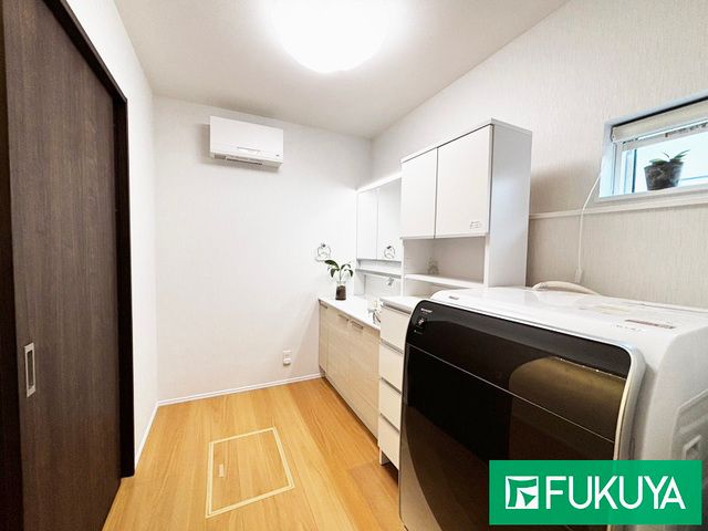 2024-Built 4LDK Energy-Efficient House with Solar in Himeji - Thumbnail 3