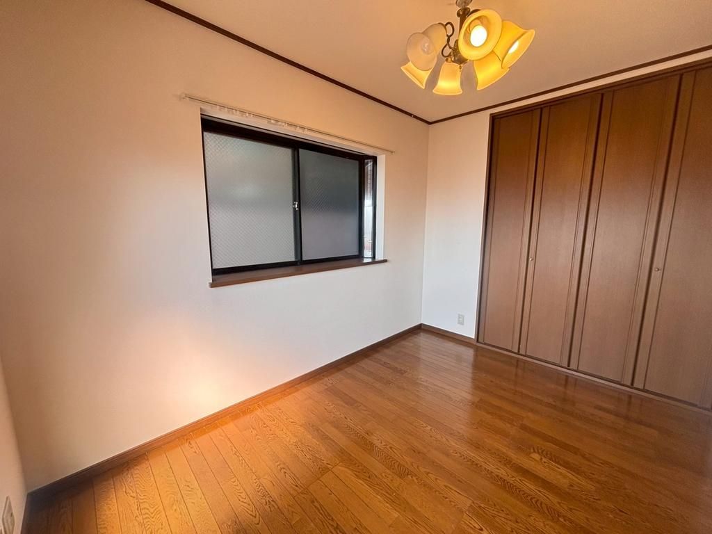 4LDK Detached House for Sale in Moriguchi, Osaka - 2019 Renovations - Thumbnail 3