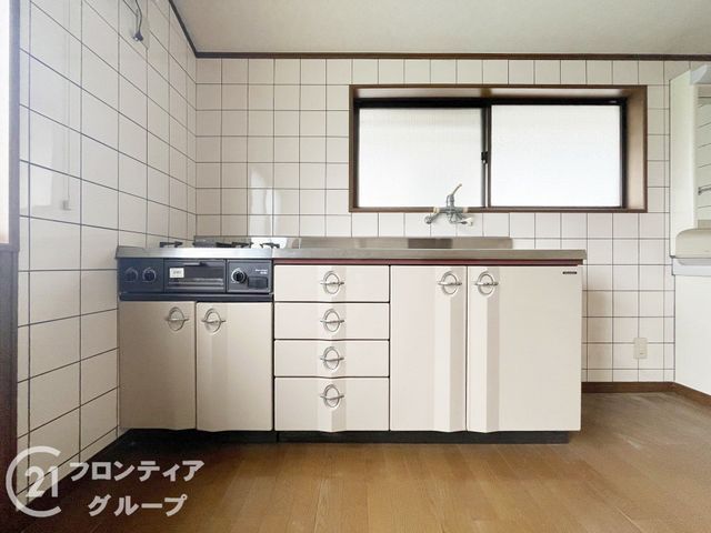 3SLDK Two-Storey House for Sale in Nishinomiya, Hyogo - Thumbnail 4