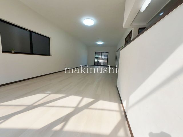 5LDK House for Sale in Sakai, Osaka - 126.69 sqm - Thumbnail 4