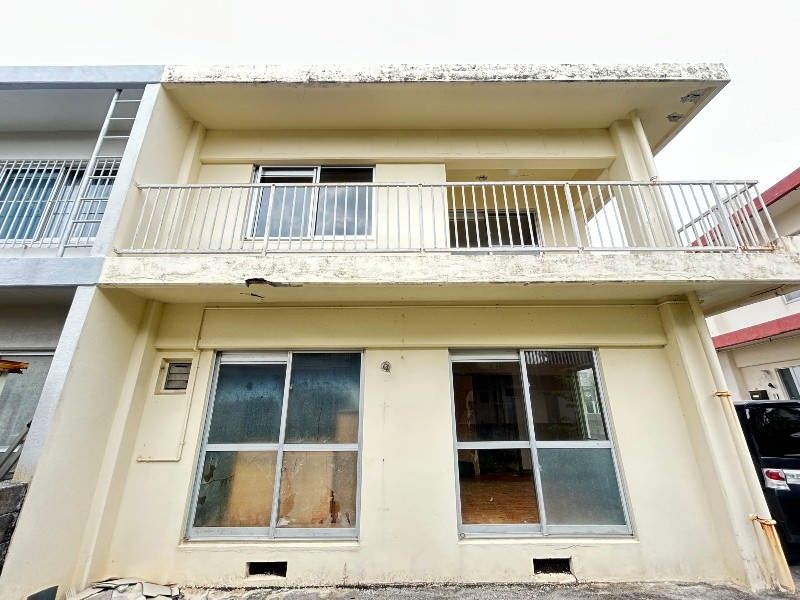 Vacant 3DK House for Sale in Yaese-cho, Okinawa - Thumbnail 2