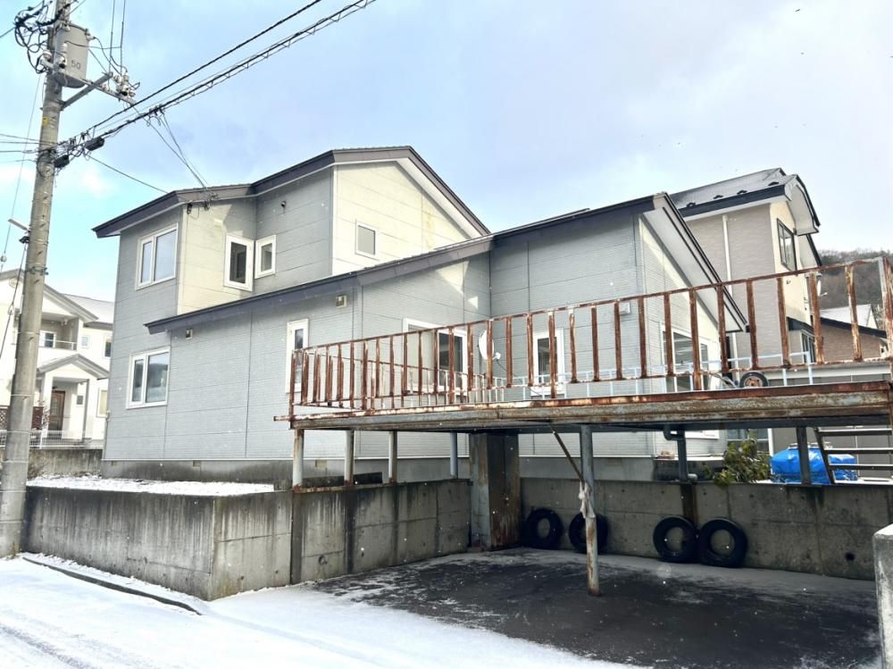 Renovated 4LDK Corner Lot House for Sale in Muroran, Hokkaido - Thumbnail 2