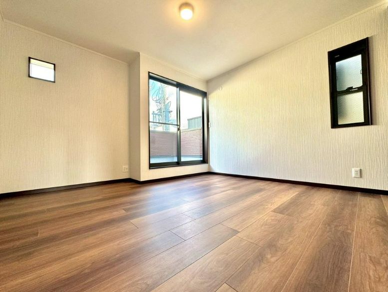 Renovated 4LDK House Near Shimo-Shinjo Station, Osaka - Thumbnail 2