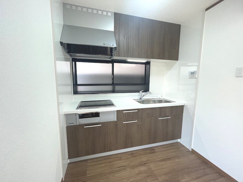Renovated 4LDK House for Sale in Hirakata, Osaka - Thumbnail 4