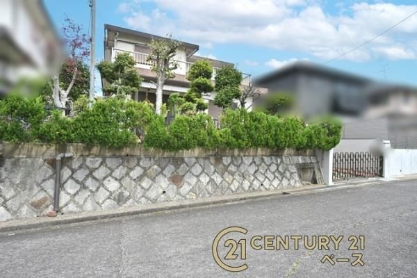 5DK Detached House for Sale in Kamimaki, Nara - 1780万 Yen - Thumbnail 2
