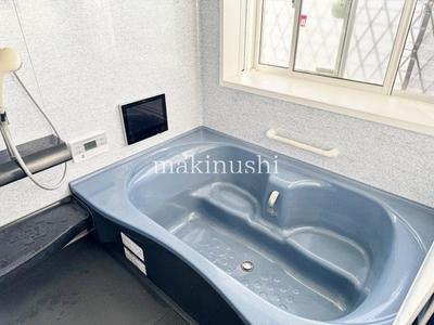5LDK Wooden House in Sakai Higashi Ward with Parking for 3 Cars — Bathroom, Higashi, Osaka
