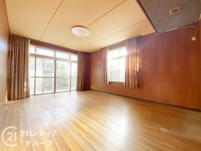 7LDK RC House with Roof Balcony for Sale in Higashiosaka, Osaka - Thumbnail 2