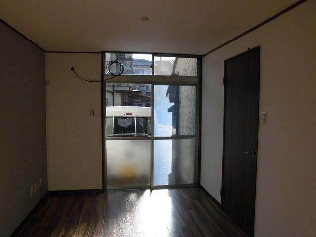 4LDK Terrace House for Sale near Mikkōgaoka Station, Sakai - Thumbnail 2