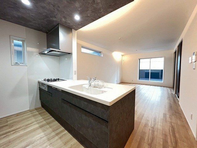 New 4LDK House for Sale in Yao, Osaka - 2025 Build - Thumbnail 2