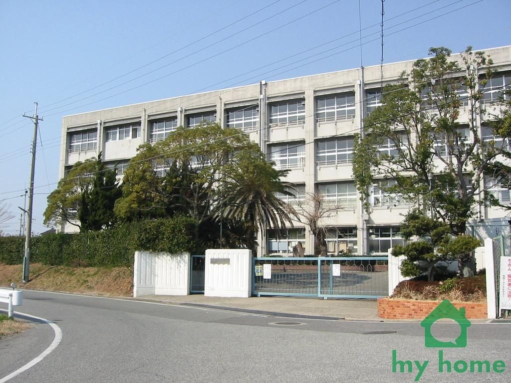 3LDK All-Electric House with 2 Car Parks in Akashi, Hyogo - Thumbnail 3